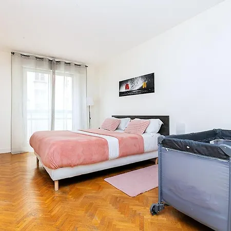 2 Pieces 65m2 Porte De Paris شقة *