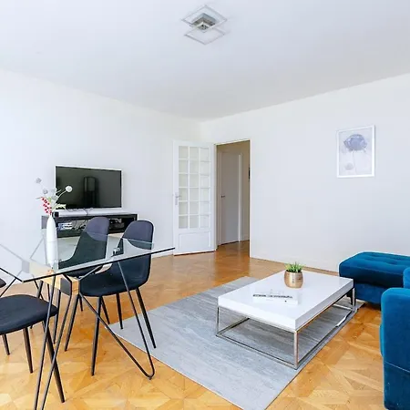 2 Pieces 65m2 Porte De Paris شقة